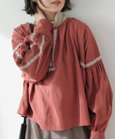 バブ Bab フロント刺繍レースブラウス （BLACK） - ファッション