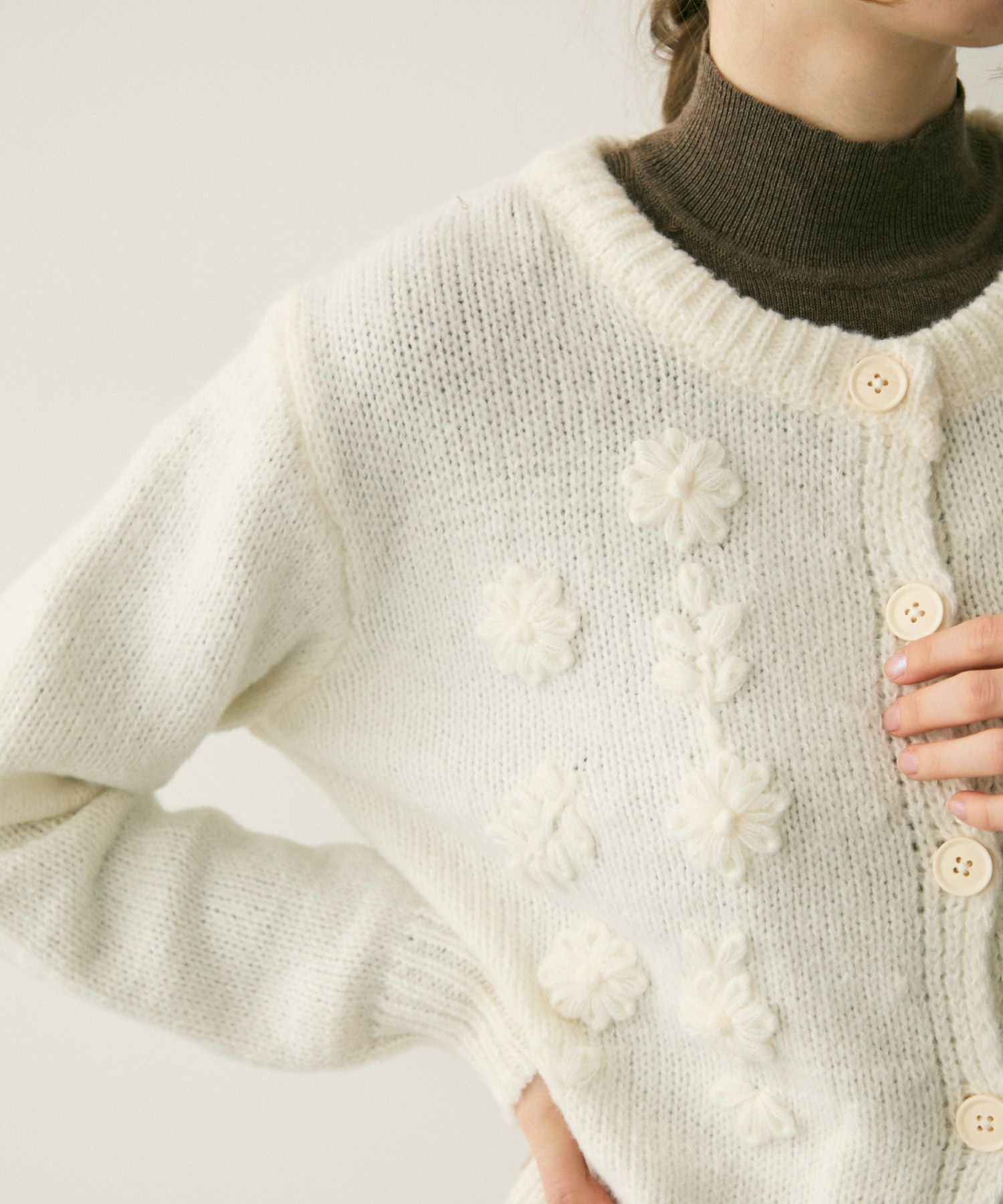 フラワー刺繍ニットカーディガン[c1k3748b] | Crispオンラインショップ