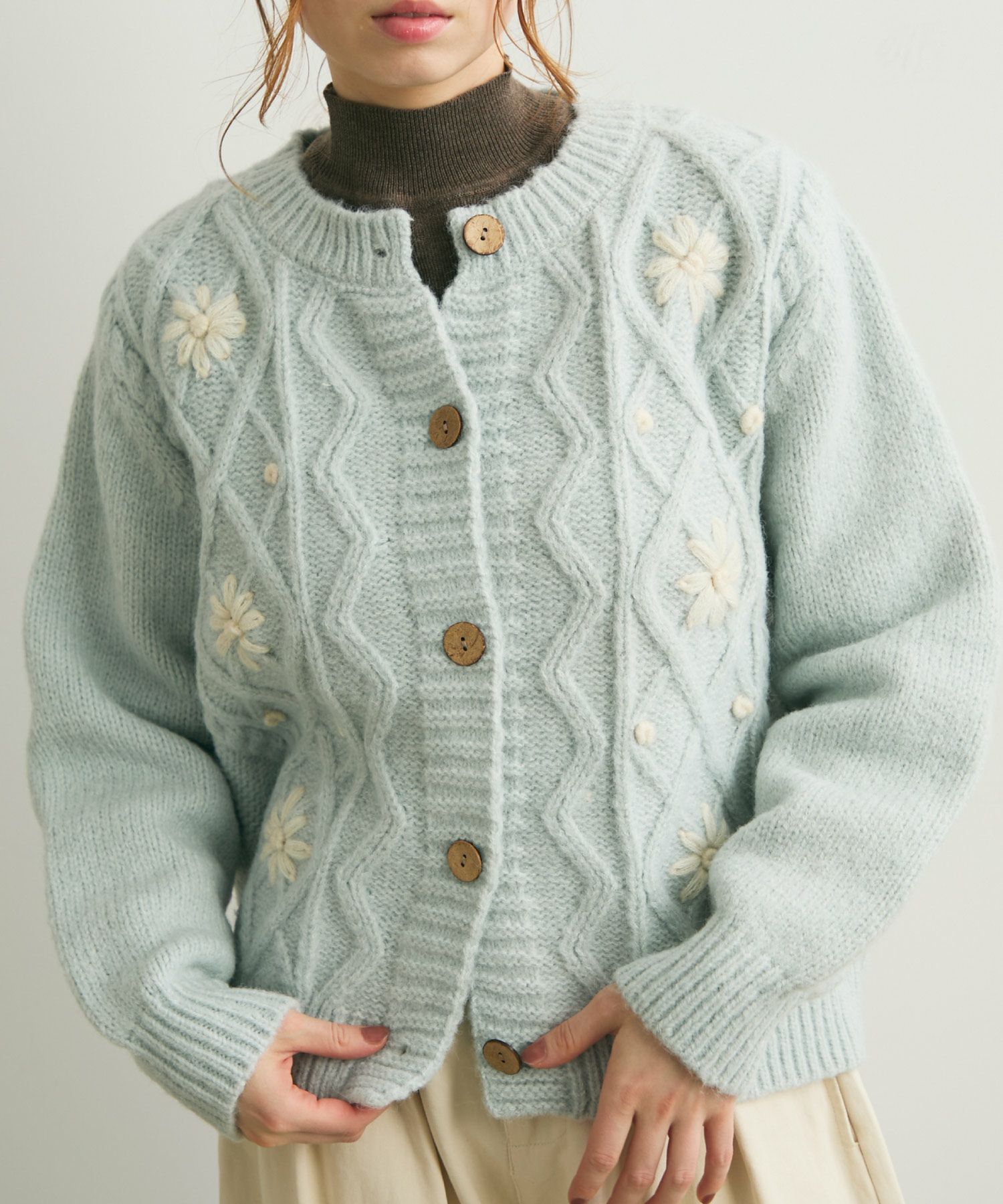 フラワーケーブルニットカーディガン[c1k3764b] | Crispオンラインショップ